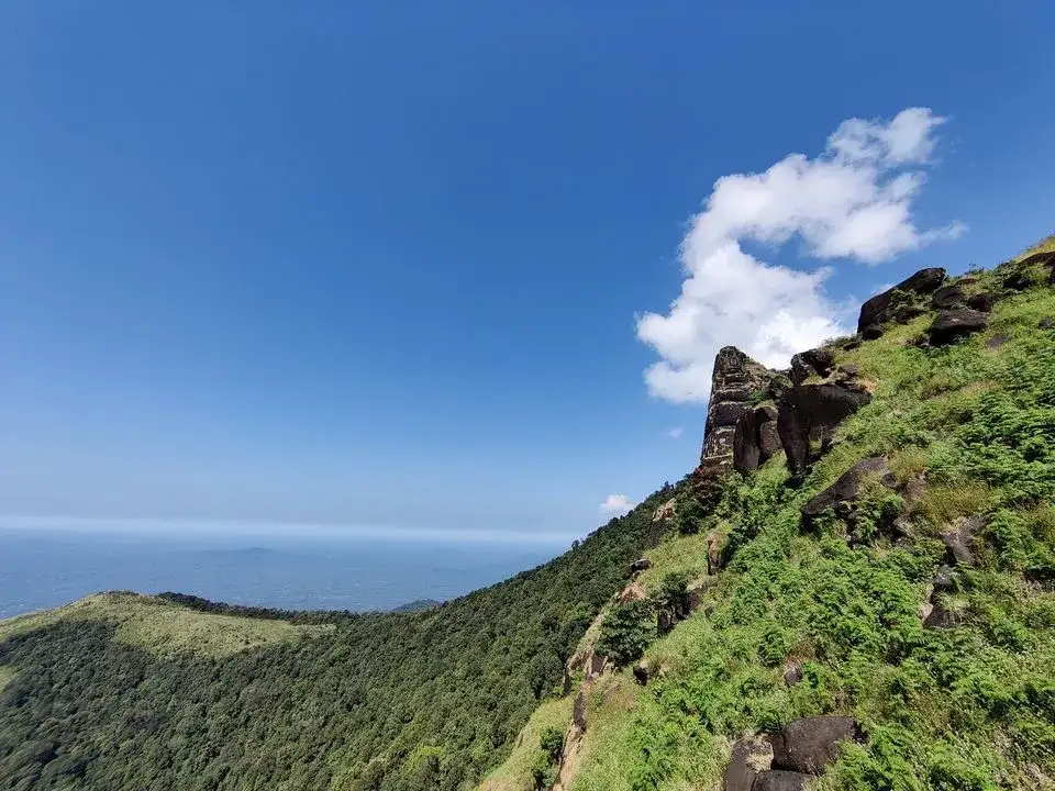 kurinjal peak trek